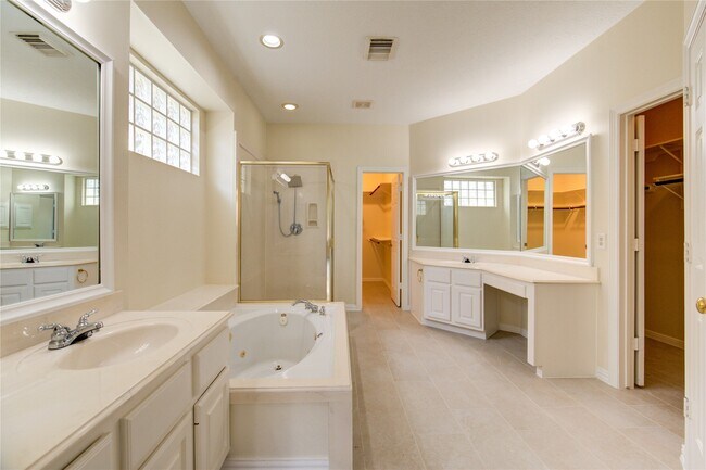 Building Photo - 1807 Garden Terrace Dr