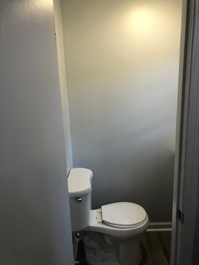 Building Photo - 488 Caroline Street