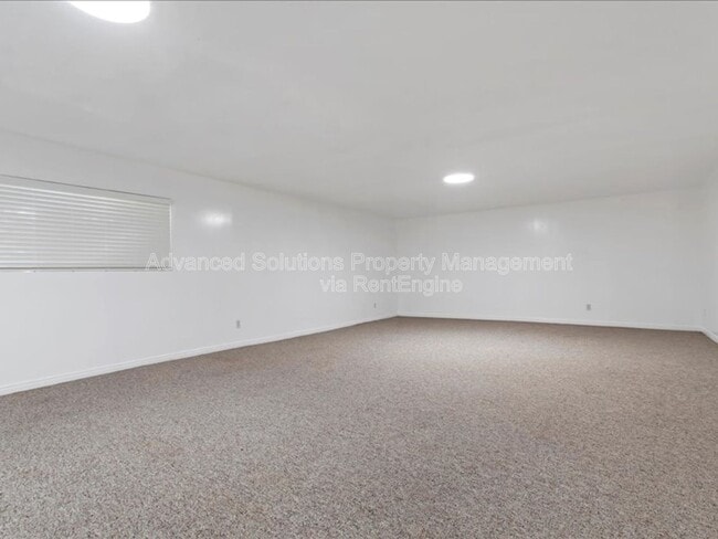 Building Photo - 6837 Creekcove Way