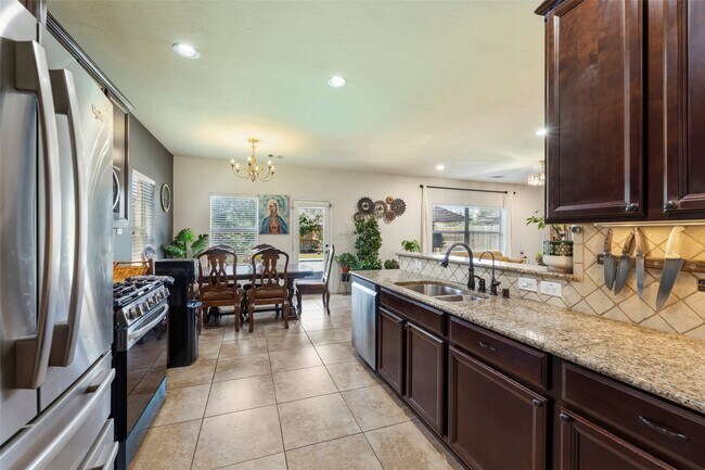 Building Photo - 27146 Harvest Pointe Ln
