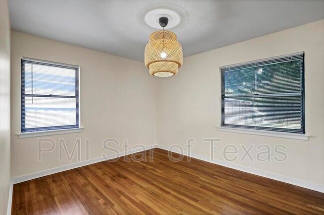 Building Photo - 10138 Estacado Dr