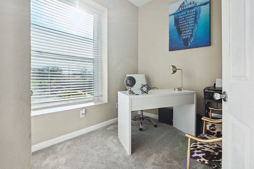 Building Photo - 5641 Cates Ave