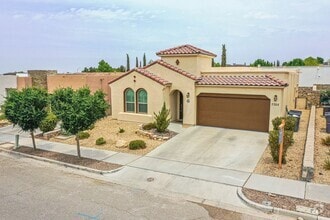 Building Photo - Beautiful Westside home with 3 bed-2 baths...