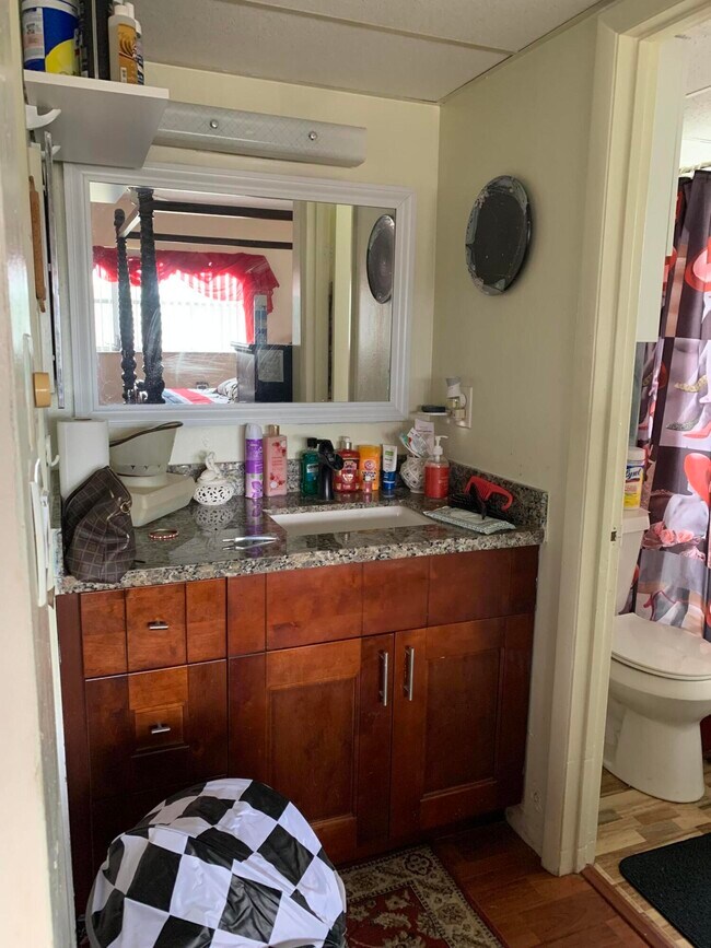 Building Photo - 7887 Golf Cir Dr