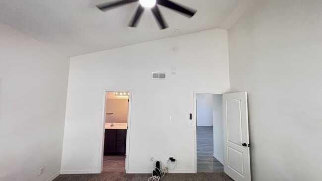 Building Photo - 12821 Rock Cliff Ave