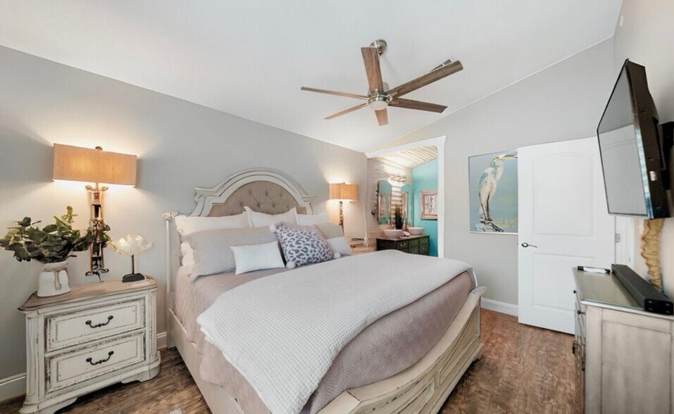 Building Photo - 613 W Caladium Cir