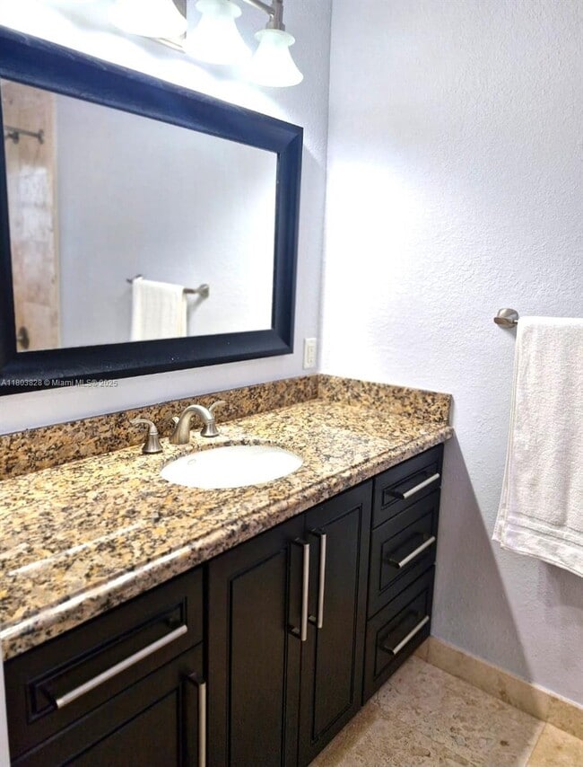 Building Photo - 4725 SW 109th Terrace