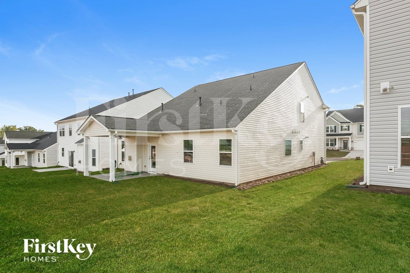 Building Photo - 513 Hillpark Ln