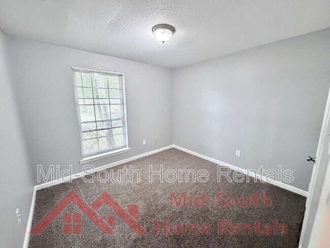 Building Photo - 4627 Crystal Springs Dr