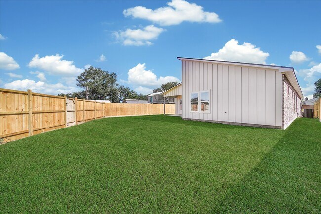 Building Photo - 7611 Athlone Dr