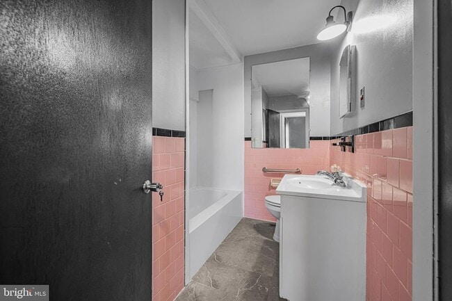 Building Photo - 816 Lincoln St