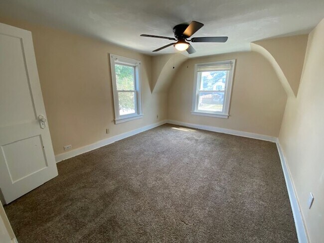 Building Photo - Warm & Bright West Akron 3BR with Fireplace, Off-Street Parking & Backyard