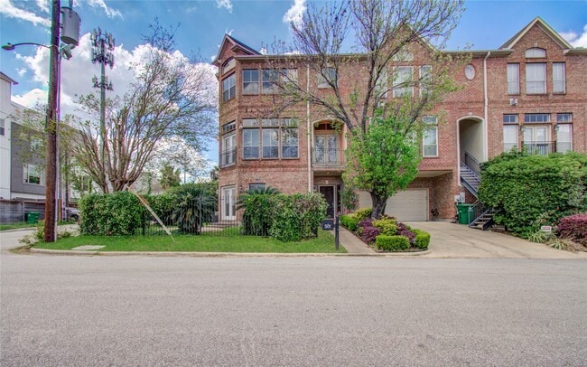 Building Photo - 501 Leverkuhn St