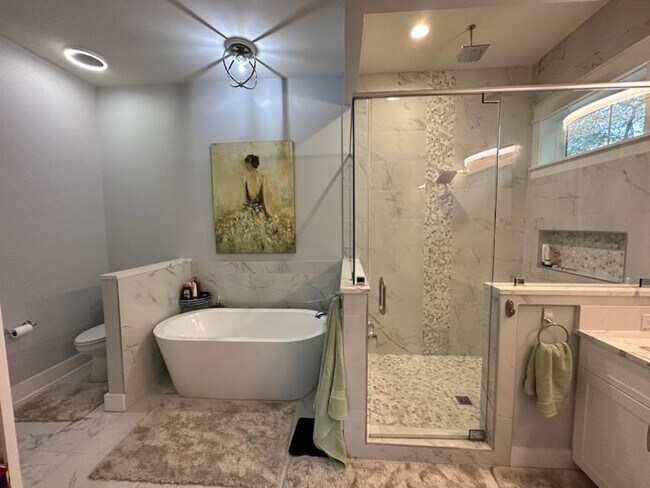 Building Photo - 104 Second Ave SW