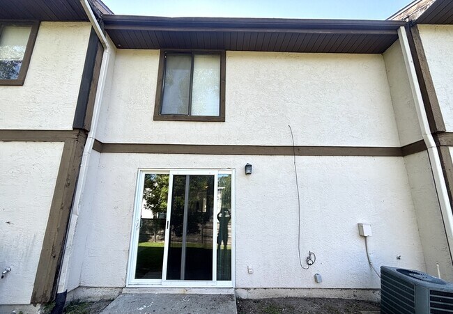 Building Photo - 4810 Sanoma Village