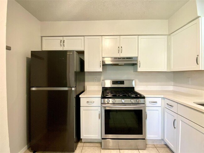 Building Photo - 2300 Cedrick Cove