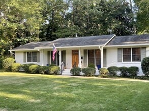 Building Photo - 712 E Magnolia Ave