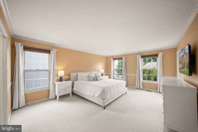 Building Photo - 5667 Lonesome Dove Ct