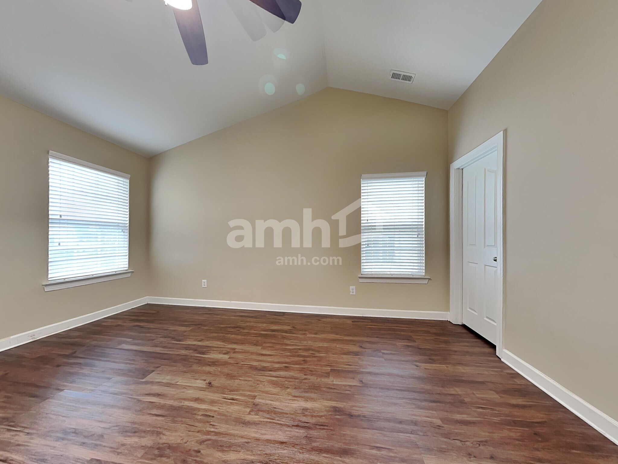 Building Photo - 2849 Watercrest Dr NW