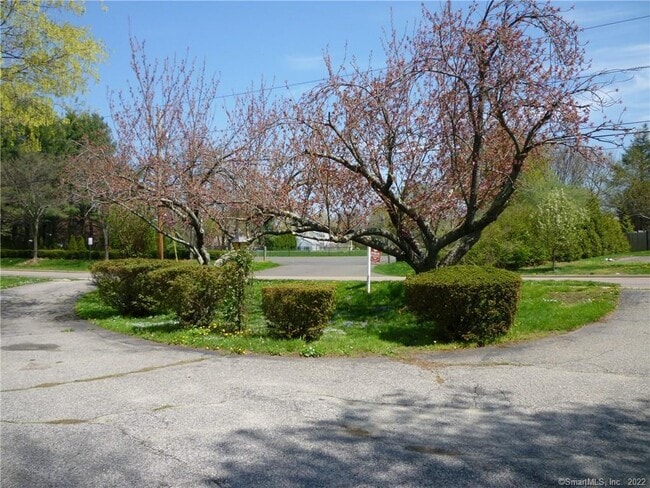 Building Photo - 927 Burroughs Rd