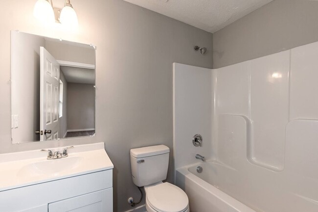 Building Photo - Beautiful Single Family Home!