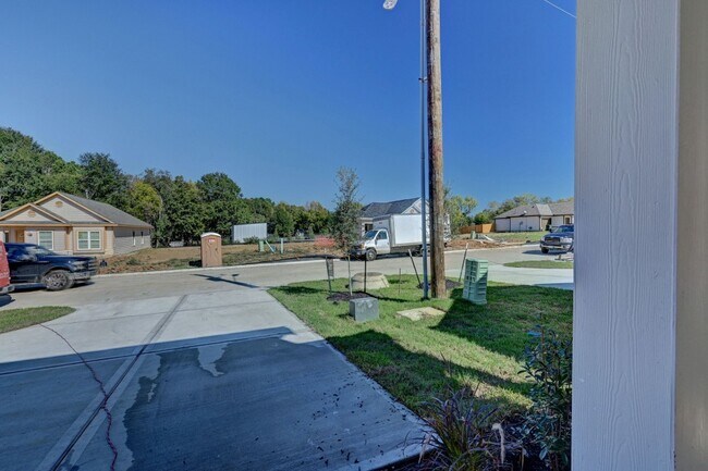 Building Photo - 11857 E Gate Dr