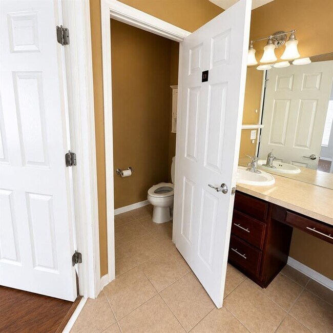 Building Photo - 10222 Pink Palmata Ct