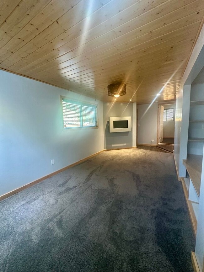 Building Photo - Charming 2 Bedroom, 2 Bathroom Home in Qui...