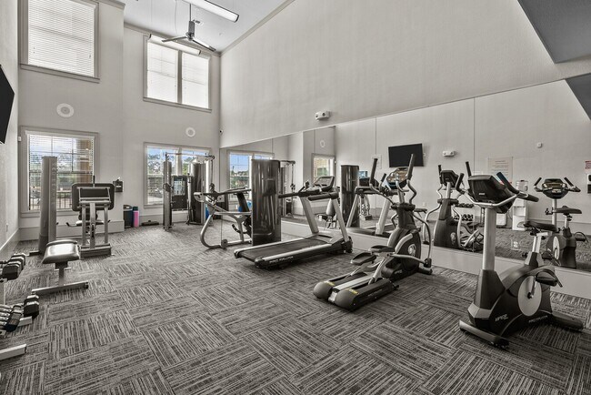 Building Photo - Stylish 1 Bed/1 Bath Living in the Vibrant...