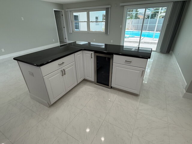 Building Photo - Remodeled Pool Home Located in the Very De...