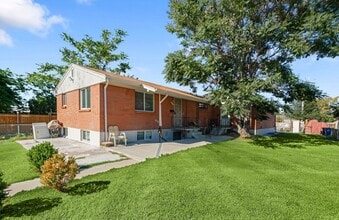 Building Photo - 975-977-979 S Lowell Blvd