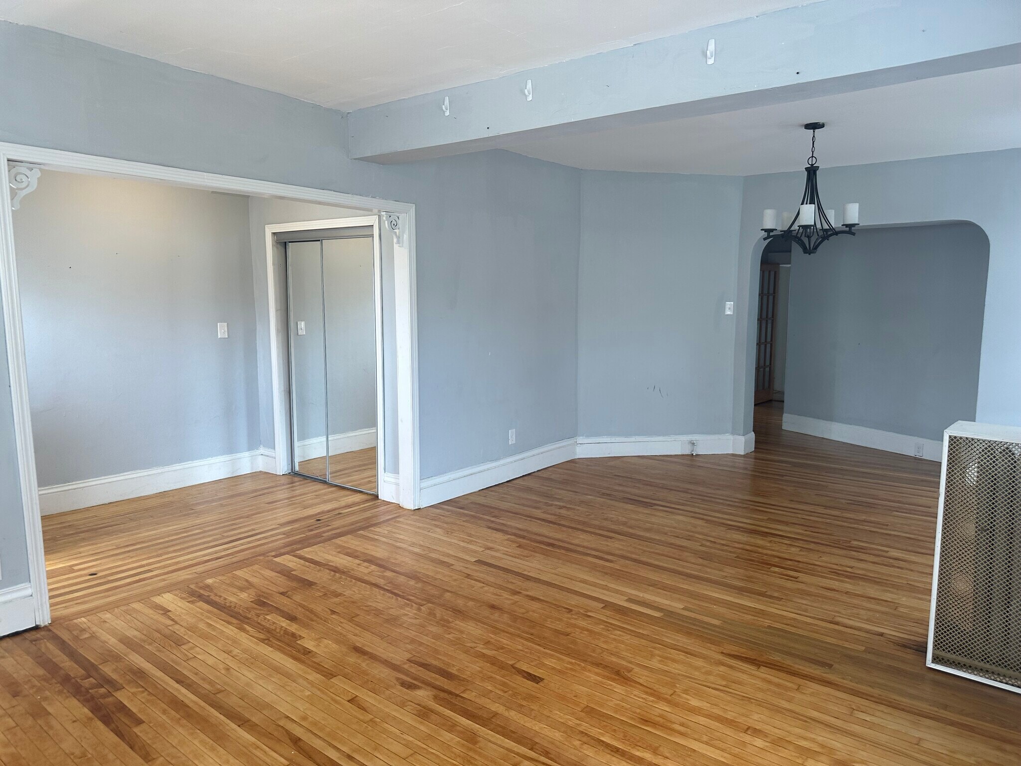 Building Photo - 90 Vernon St