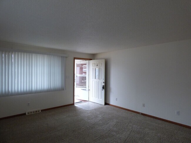 Building Photo - 1439-1441 Stuart St