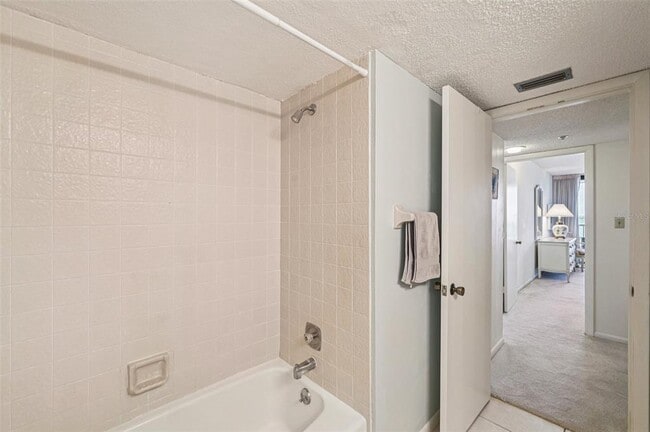 Building Photo - 11 Sunset Dr