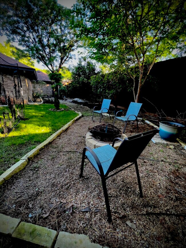 Fire pit - 8 Llano Drive