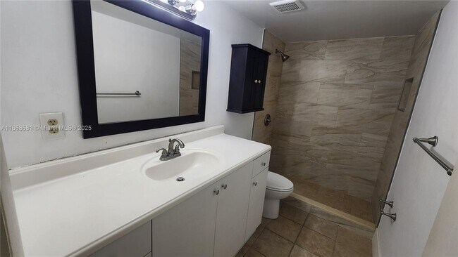 Building Photo - 7231 Miami Lakes Dr