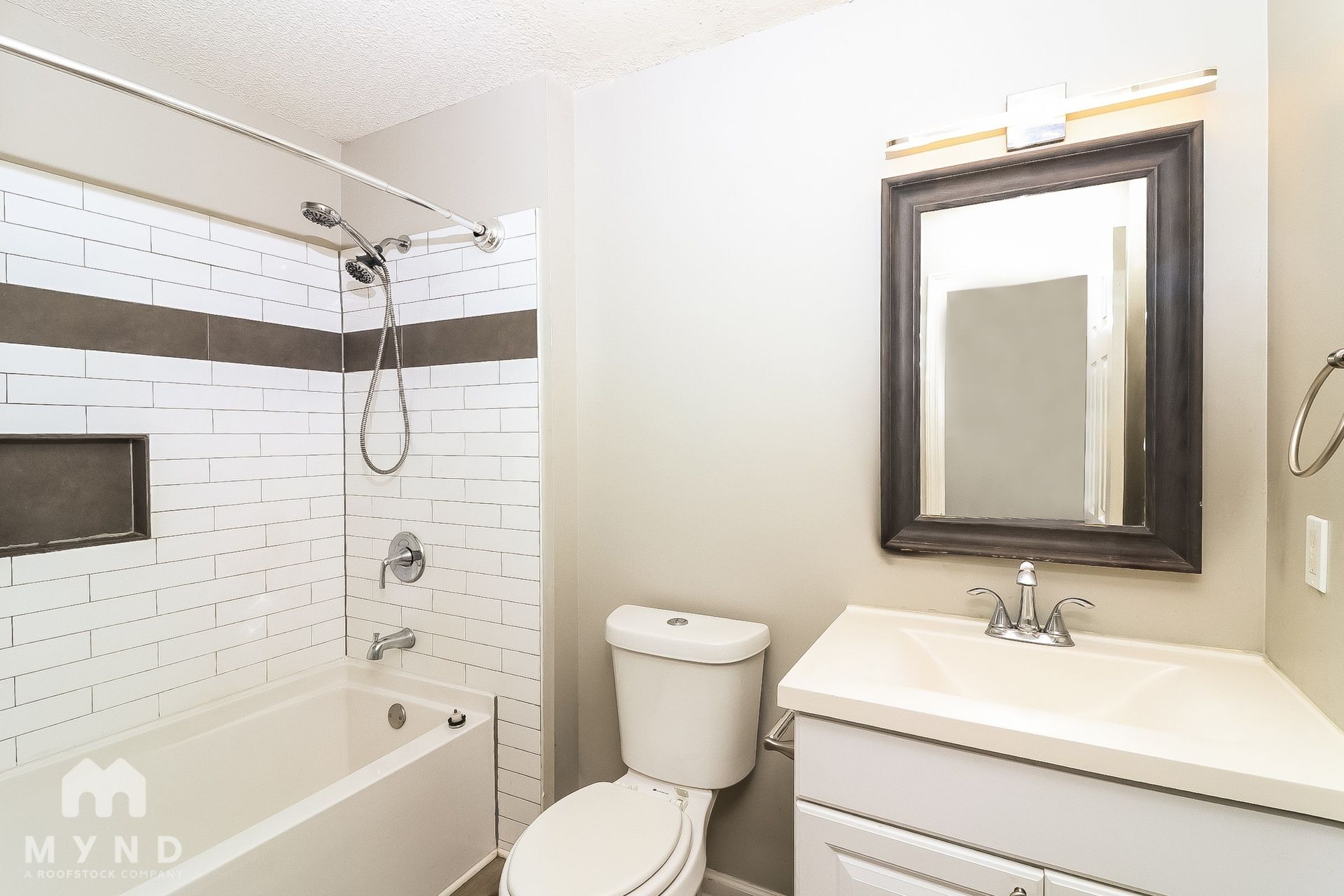 Building Photo - 5949 Brookside Dr SE