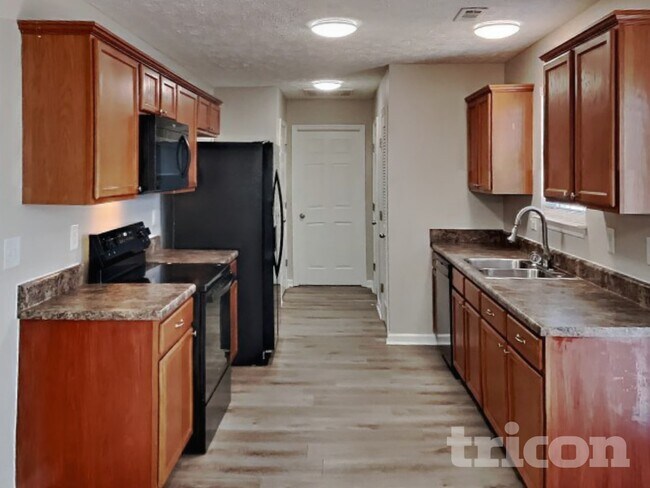 Building Photo - 4028 Deer Run Trce