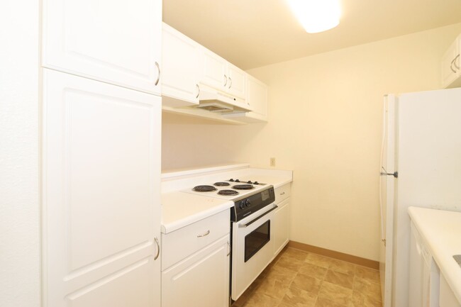 Building Photo - 2/2/2 Westview at Makakilo upstairs unit