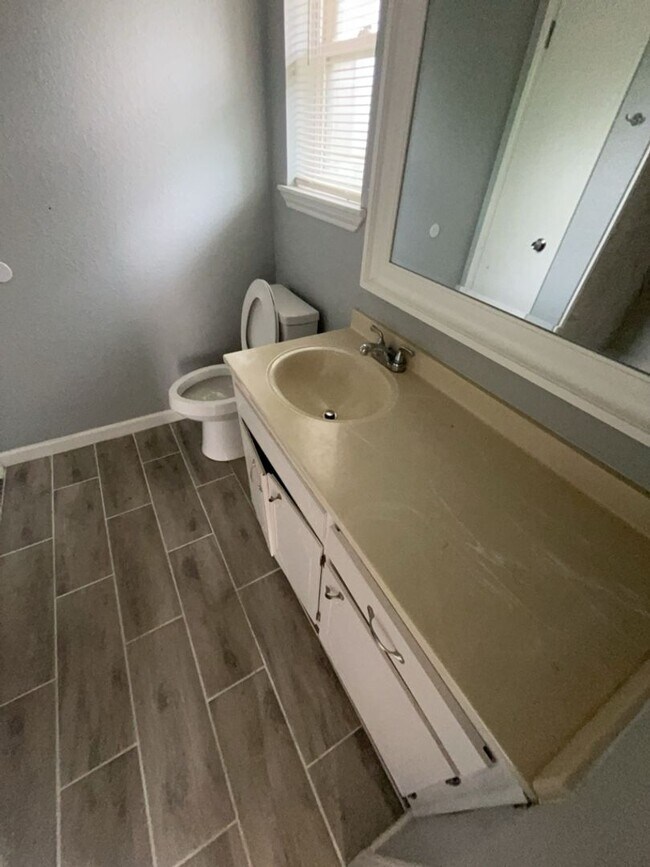 Building Photo - 4bd/1.5B IN Killeen