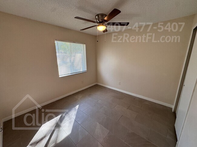 Building Photo - Move In Special  - 3/2/2 in a Great Commun...
