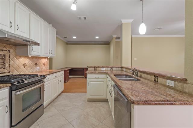 Building Photo - 701 Bella Vista Dr