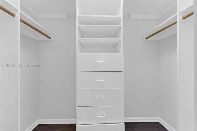 Building Photo - 2468 Bay Isle Ct