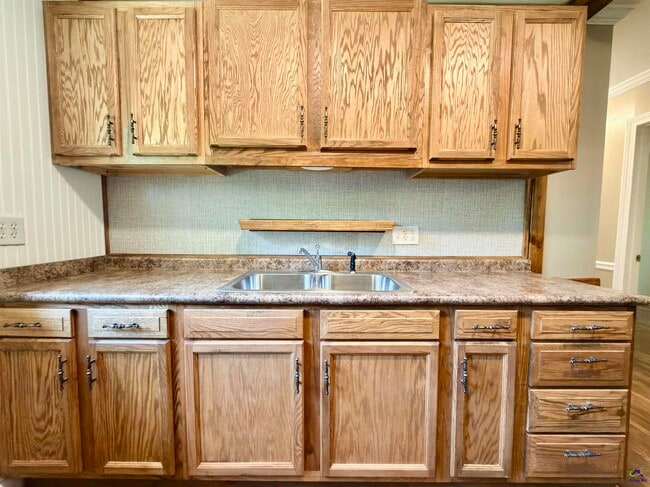 Building Photo - 111 Marilyn Dr