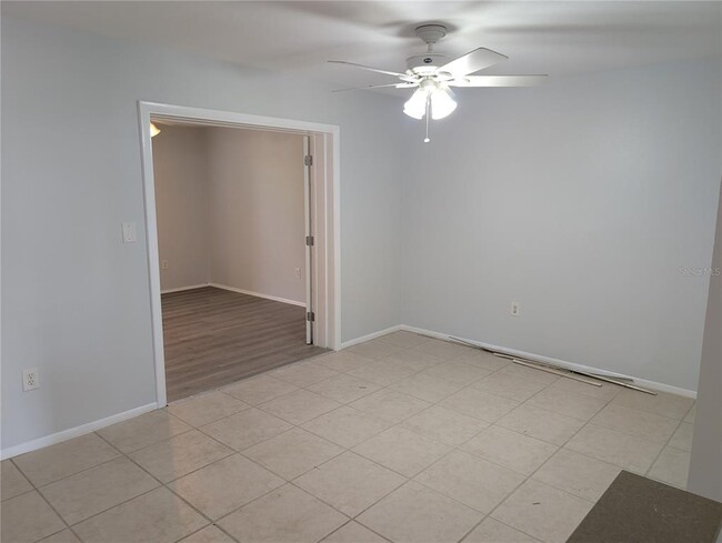 Building Photo - 7288 W Country Club Dr N