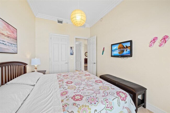 Building Photo - 4444 El Mar Dr