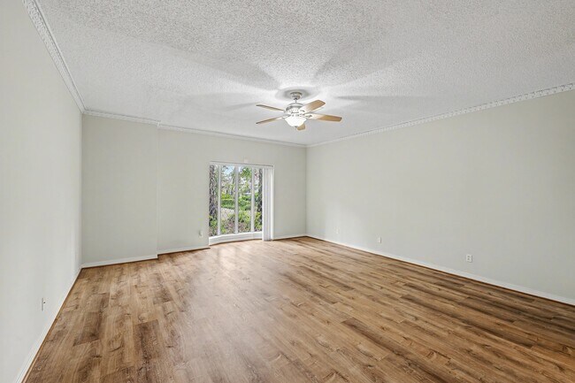 Building Photo - 10811 Hunters Forest Dr