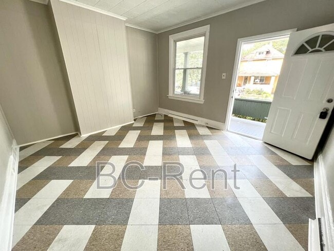 Building Photo - 1124 4th Ave