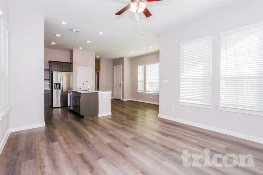 Building Photo - 854 Summer Plum Wy