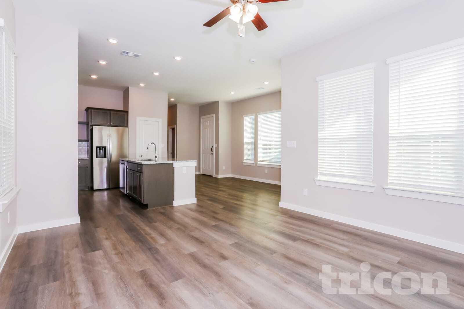 Building Photo - 714 LACEWING DR